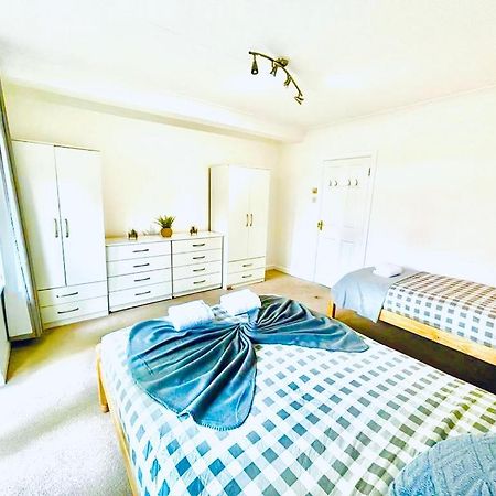 Up To 3 People, Room In A Share House With Private Garden Access London Luaran gambar